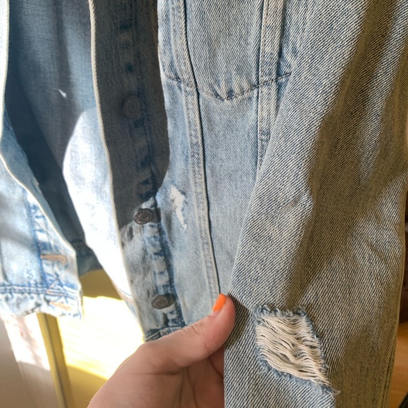 Old navy jean jacket - Picture 2 of 6